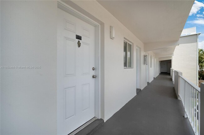 Photo - 7713 SW 88th St Unidad A202