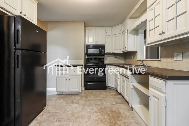 Photo - 1115 W 24TH St S