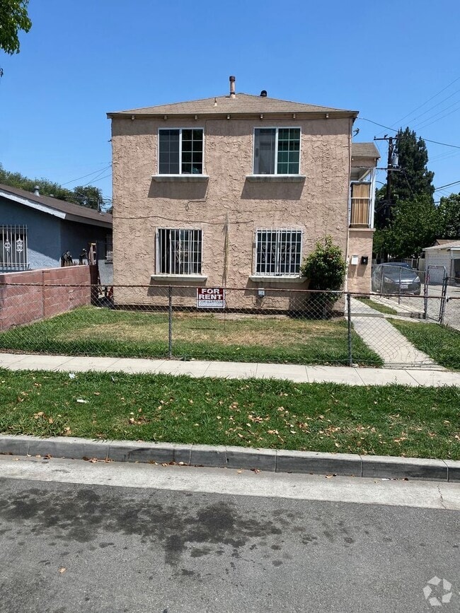 Building Photo - 11824 2nd Ave Unit A Rental