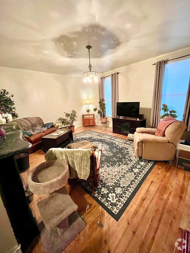 Building Photo - 107 N Spring St Unit 1 Rental