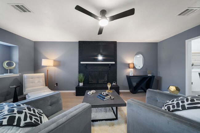 Photo - 5800 NW 45th St