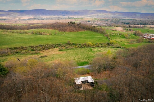 Photo - 279 Tompkins Rd