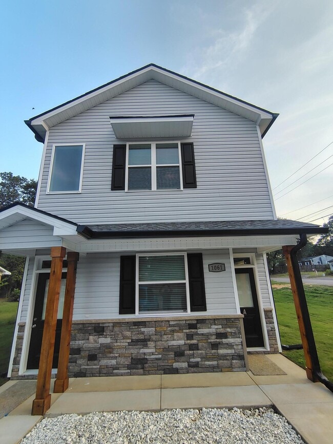 Building Photo - 1061B Pinecrest Ave NW