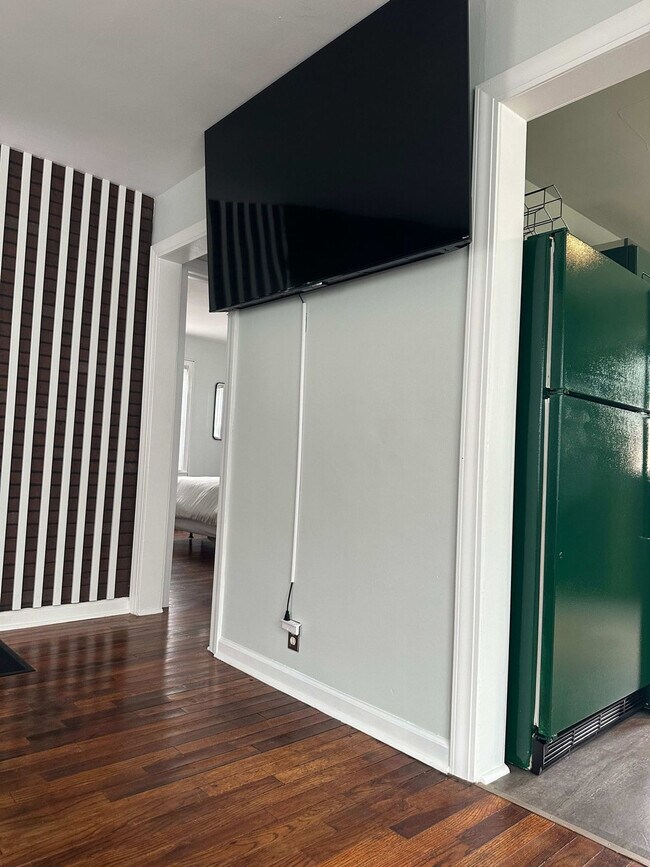 Photo - 272 Hoefgen St Unit ID1336809P