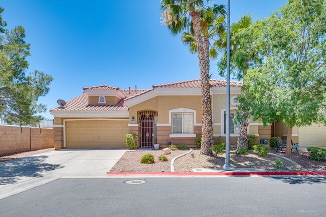 Discover the perfect blend of comfort and ... - Discover the perfect blend of comfort and ... Townhome