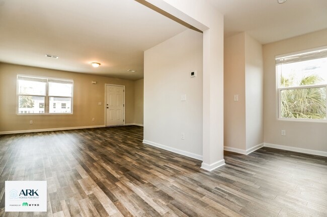 21 Bay Breeze Ln