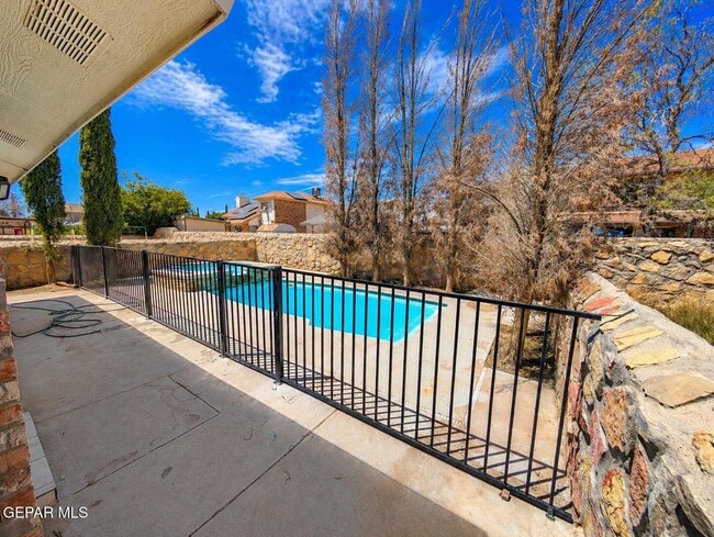 Photo - 11409 Chickasaw Dr