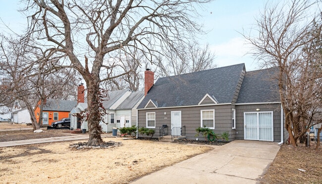 Photo - 1203 E 80th St