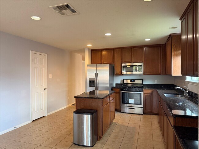 Photo - 8023 Clover Leaf Dr