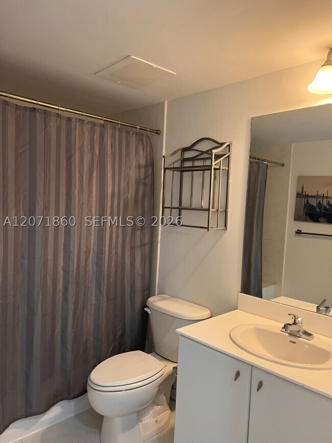 2740 SW 28th Terrace Unit 206