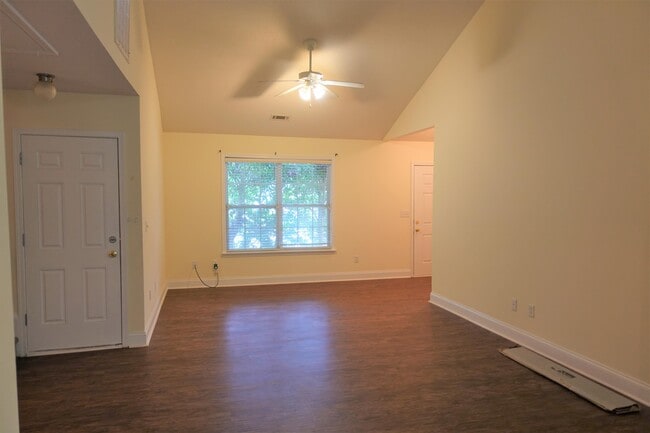 Building Photo - 312 Sprucewood Ct Rental