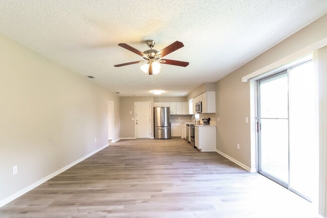 Photo - 143 Jenny Way