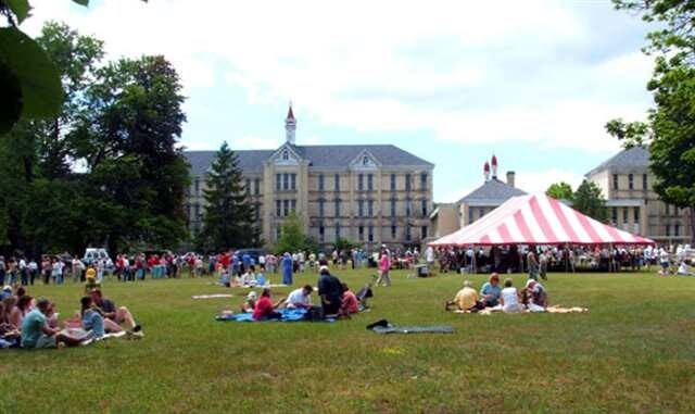 Photo - Building 800