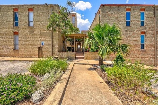 Photo - 3431 N Hills Dr Unit 103