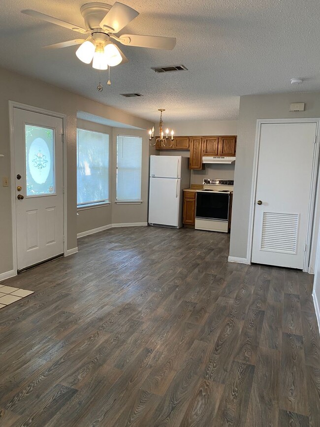 Photo - Cozy 1-Bedroom in Cambridge Village Unidad 3
