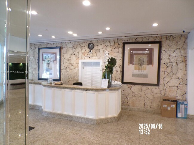 Photo - 780 NE 69th St Unidad 1708