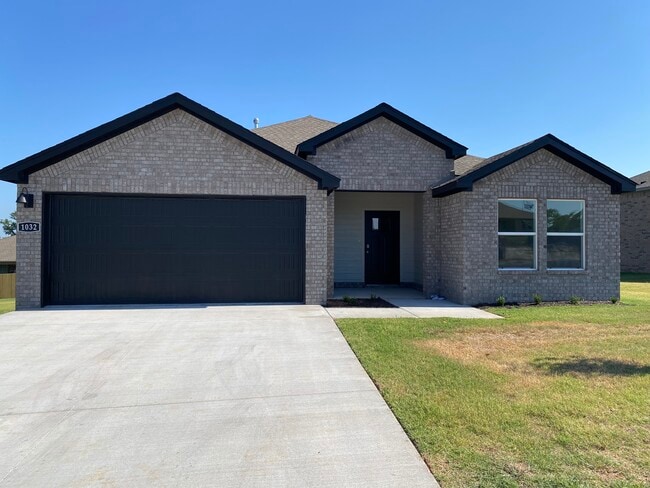 Building Photo - 1032 Pebble Dr Rental