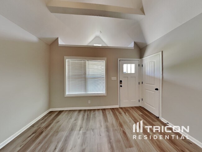 Photo - 2945 Lily Way