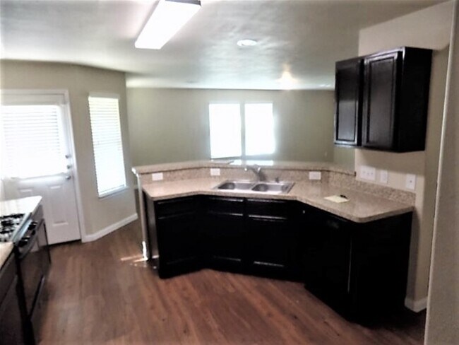 Photo - 911 Redcrest Springs Ct