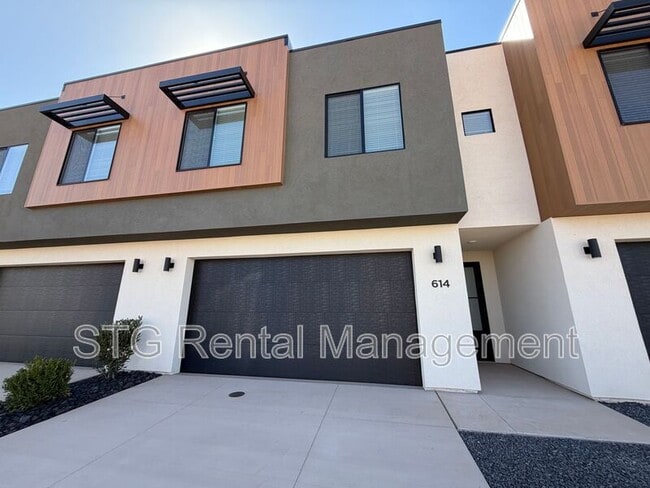 Photo - 614 Hemsworth Ln