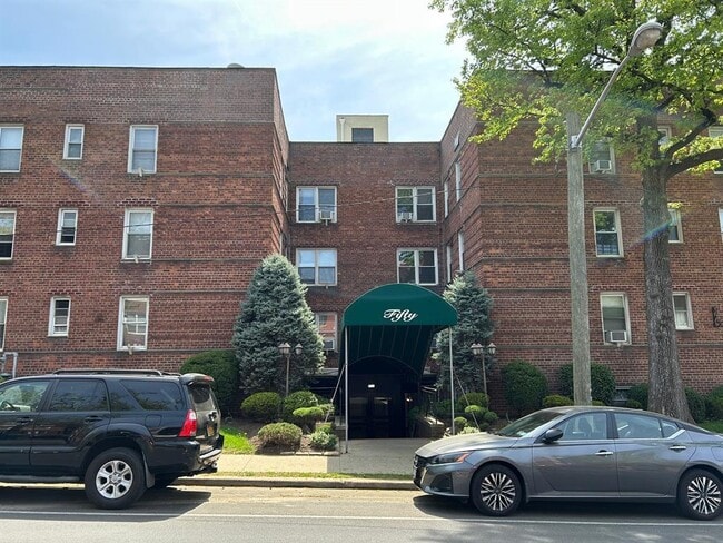 Photo - 50 S Middle Neck Rd Apartamento Unidad 1H