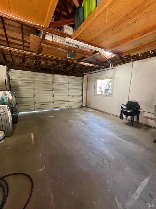 Photo - 954 Norlee St