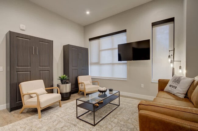 Photo - 110 W Beall St Unidad FL1-ID1339968P