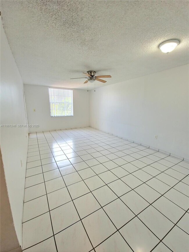 Photo - 5705 W 20th Ave Unidad 310