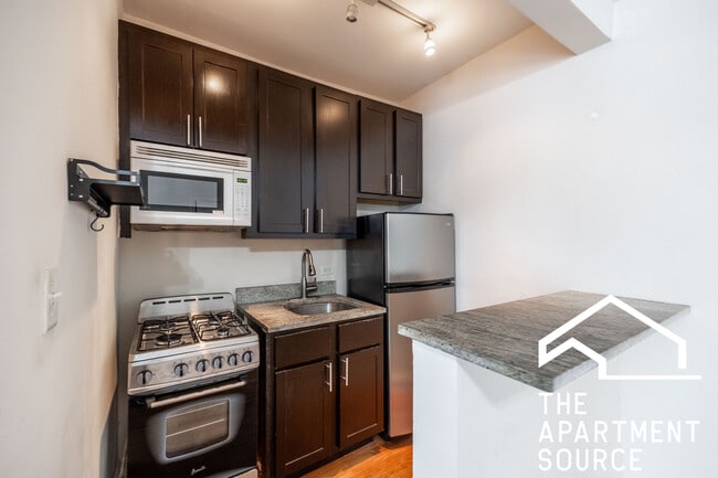 Photo - 4616 N Paulina St