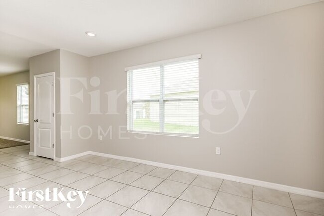 Photo - 621 Squires Grove Dr