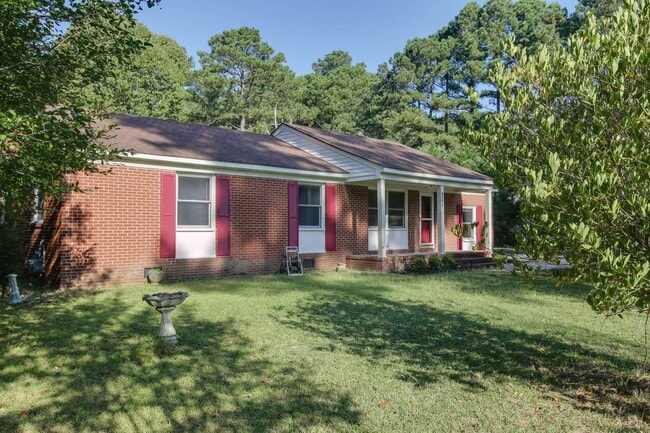 Photo - Welcome to Yorktown with a charming rural ...