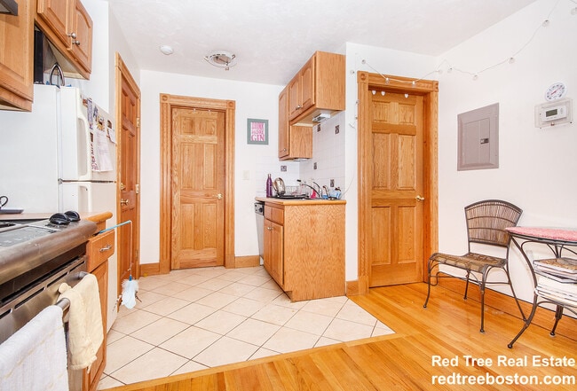 Photo - 61 Anderson St Unit 4