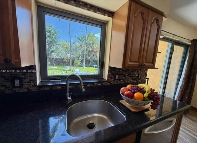 Photo - 1124 NE 7th St