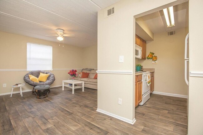 Photo - Riverview Apartments
