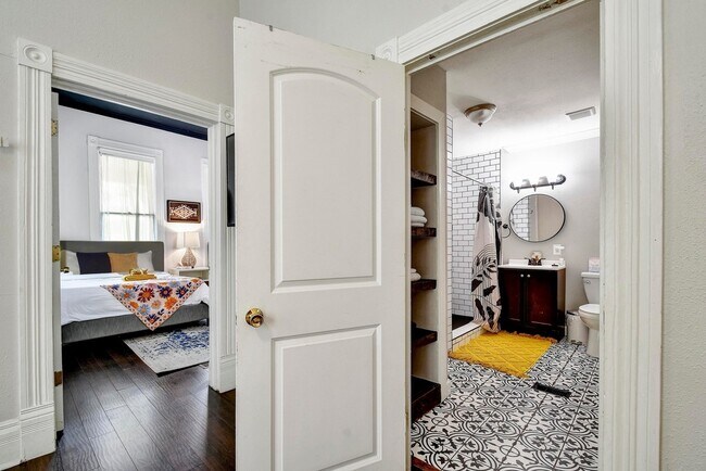 Photo - 319 E Courtland Pl