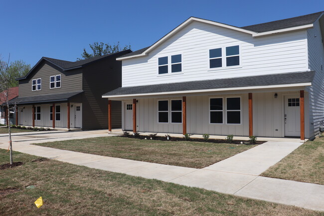 Front porch - 5831 Grayson St Townhome