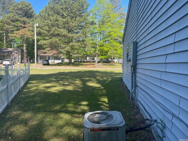 Photo - 11603 Warren Rd