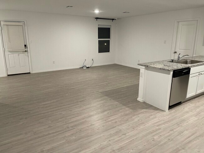 Photo - 4127 Cove Fls