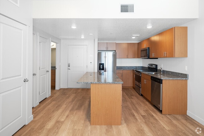 1BR, 1BA - 676SF