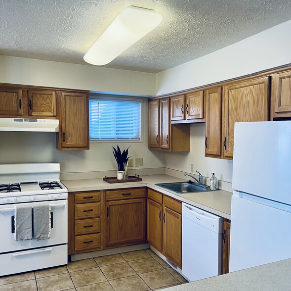 2633-8 Kitchen