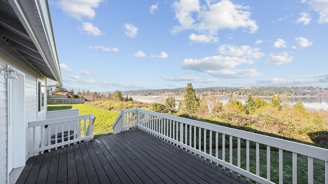 Photo - 3 Bed 2 Bath - Excellent Condition - Spectacular Views - Landscaping Included - NAS Whidbey
