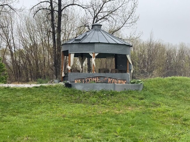 Building Photo - Columbus Riverfront Living: Enjoy the Beau...