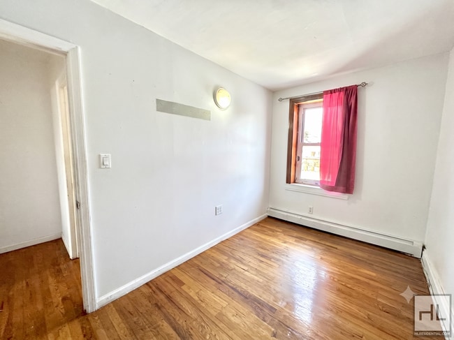 Photo - 81 STREET Unit 3