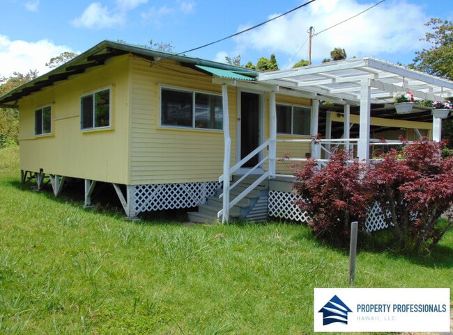 Building Photo - Cute & Clean in Volcano Rental