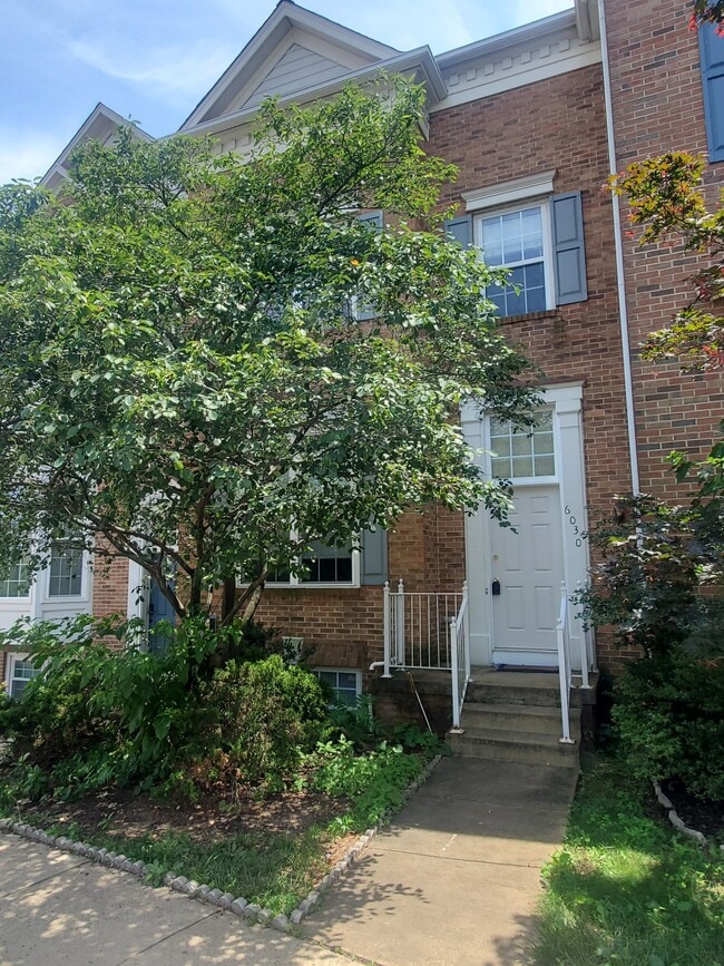 Building Photo - 6030 Lincolnia Rd Rental