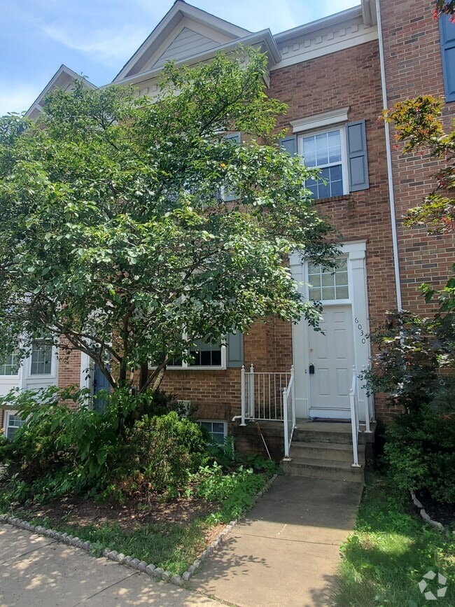 Building Photo - 6030 Lincolnia Rd Rental