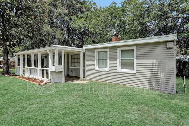 Building Photo - 10536 Keuka Dr Rental