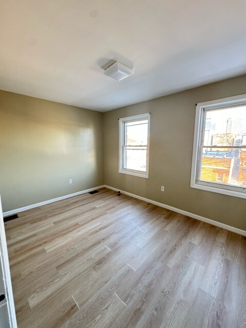 Photo - 15 Wales Ave