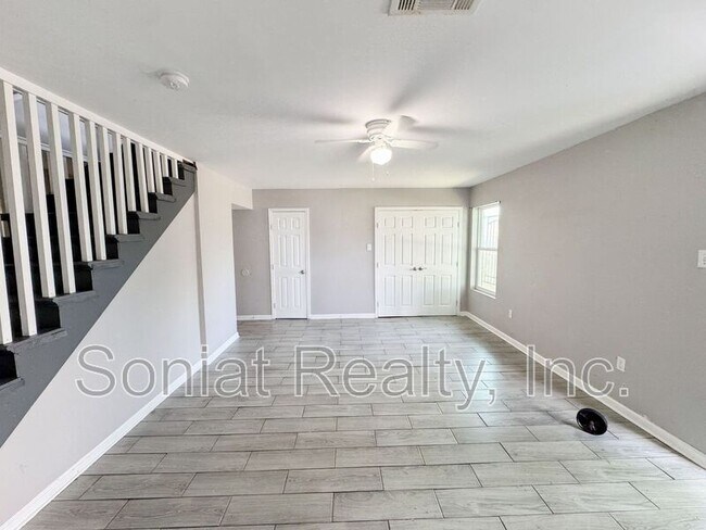 7721 S Coronet Ct Unit D