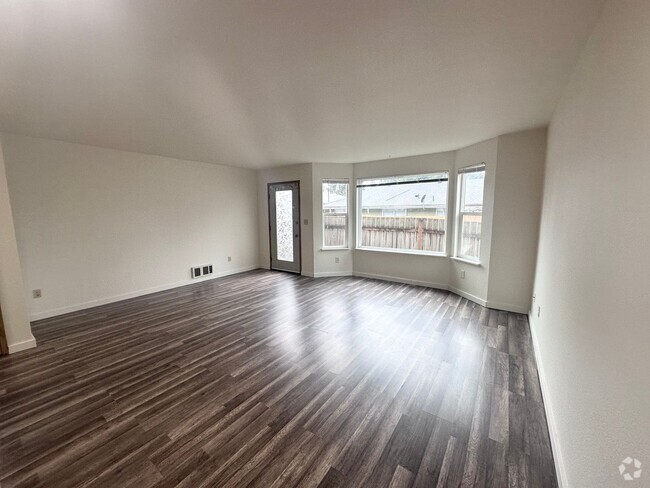 Building Photo - Spacious & Stylish 2-Bedroom Home in Aubur... Unit 1